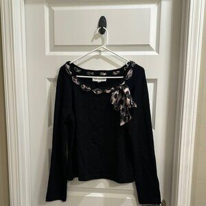 ✨St. John Co Bow Front Sweater✨